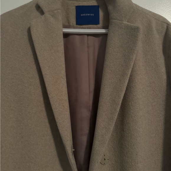 Women’s Korean Wool Coat - Picture 4 of 4